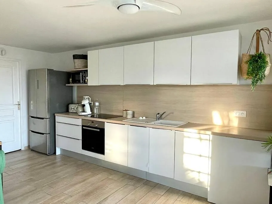 Cote Mer Wonderfull 2 Bedrooms Beachfront Nettle Bay Beach Club Baie Nettle